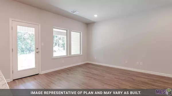 613 LAMBOT AVE, Zachary, LA 70791