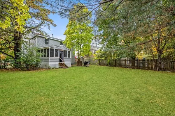 16 Portsmouth Rd, Amesbury, MA 01913