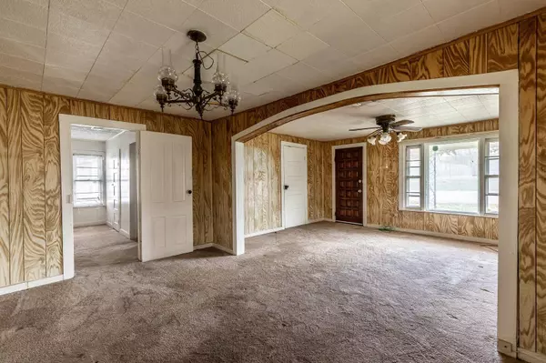 112 S Harrison Street, West, TX 76691