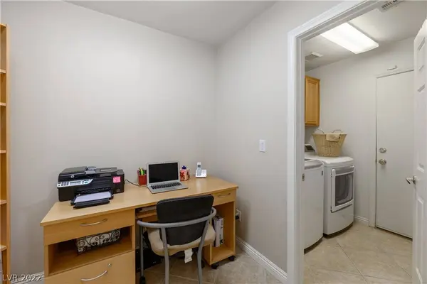 3384 Huntington Crest Court, Las Vegas, NV 89117