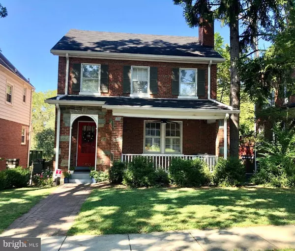 5432 32ND ST NW, Washington, DC 20015