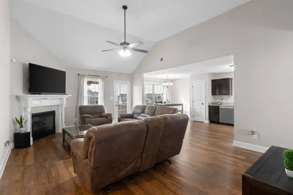 2037 Jackie Lorraine Dr, Clarksville, TN 37042