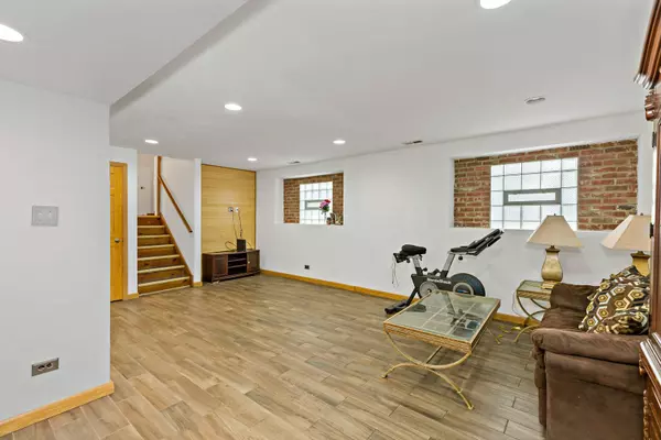 14552 Shepard DR, Dolton, IL 60419