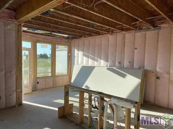 58820 ISLAND DR, Plaquemine, LA 70764