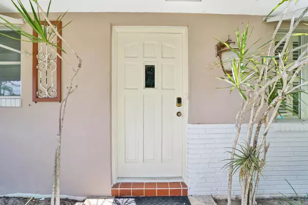 7312 Clarke RD, Lake Clarke Shores, FL 33406