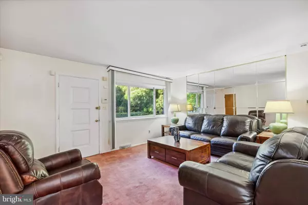 2567 PIERCE AVE, Willow Grove, PA 19090