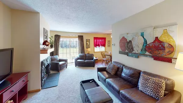 3263 Valley Ridge DR #8, Eagan, MN 55121