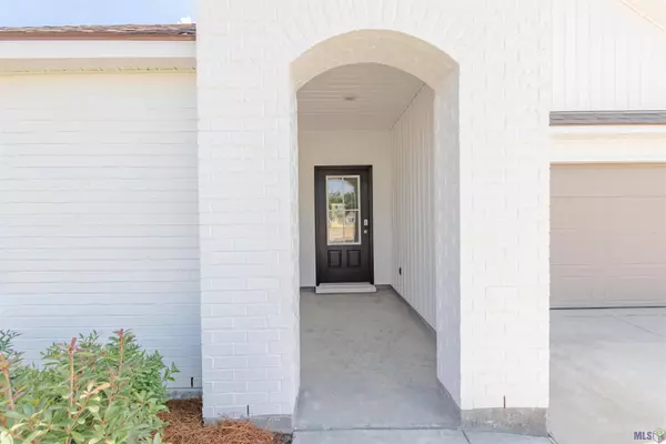 7823 COLLIN TRAILS, Denham Springs, LA 70726