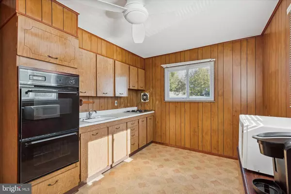 2567 PIERCE AVE, Willow Grove, PA 19090