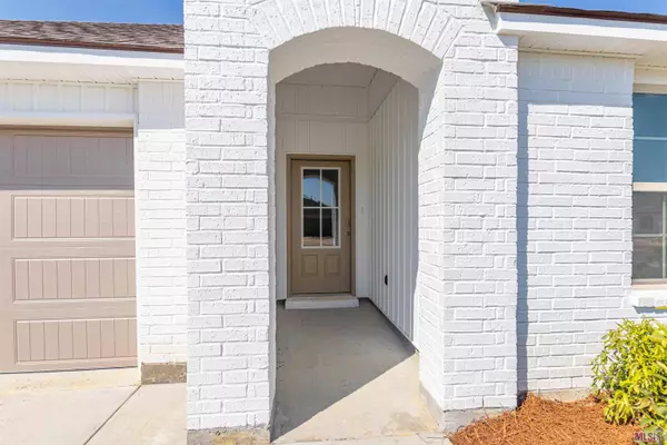 7801 JOE LYNN TRAILS, Denham Springs, LA 70726