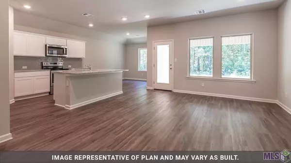 7823 COLLIN TRAILS, Denham Springs, LA 70726