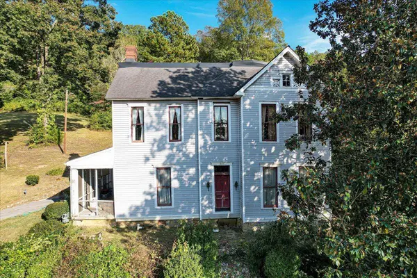 2610 Campbell St, Chattanooga, TN 37406