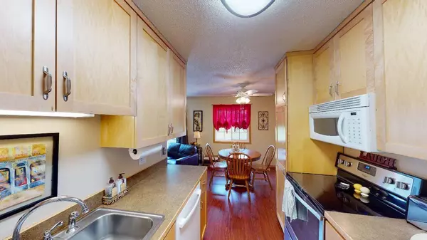 3263 Valley Ridge DR #8, Eagan, MN 55121