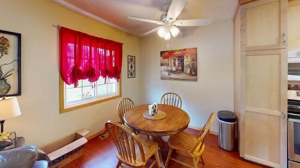 3263 Valley Ridge DR #8, Eagan, MN 55121