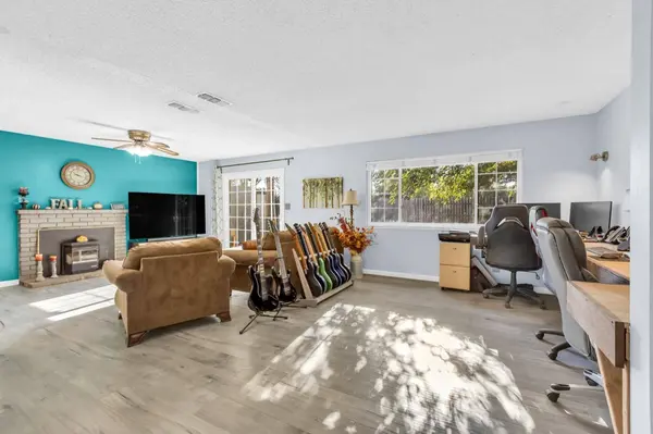 4720 Moorpark WAY, Sacramento, CA 95842