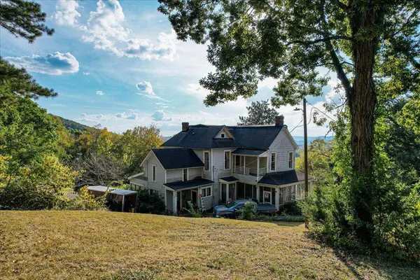 2610 Campbell St, Chattanooga, TN 37406