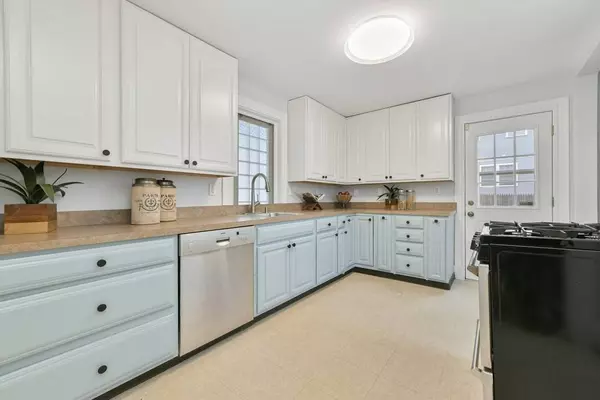 107 Chestnut Ave, Boston, MA 02130