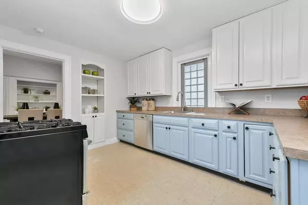 107 Chestnut Ave, Boston, MA 02130