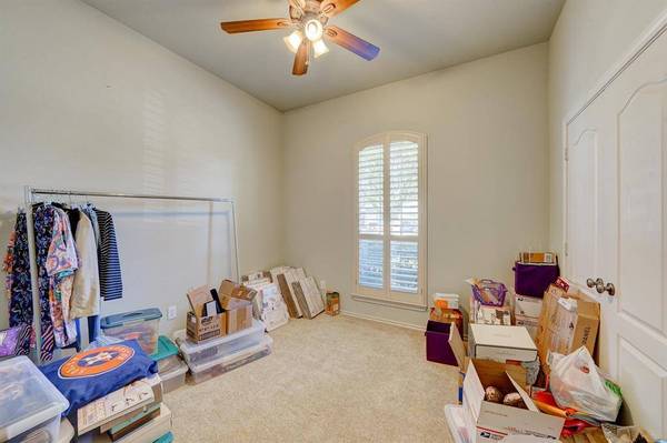 2315 Caroline Park LN