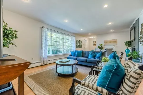 7 Marilyn Rd, Andover, MA 01810