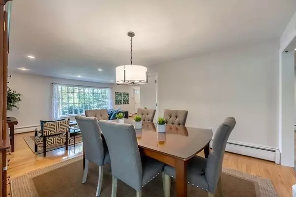 7 Marilyn Rd, Andover, MA 01810