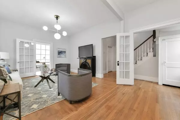 107 Chestnut Ave, Boston, MA 02130