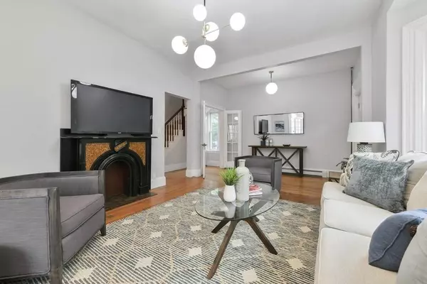 107 Chestnut Ave, Boston, MA 02130