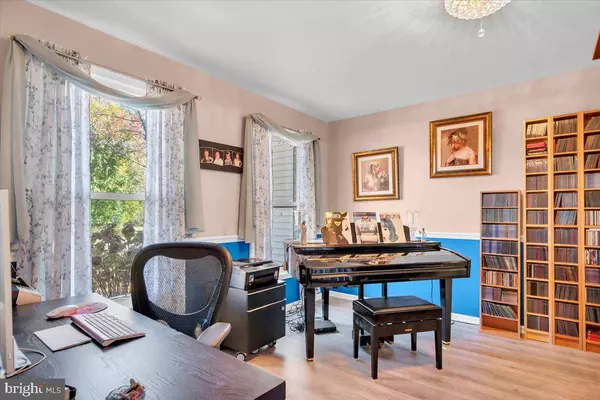 15 ALLUVIUM LAKES DR, Voorhees, NJ 08043