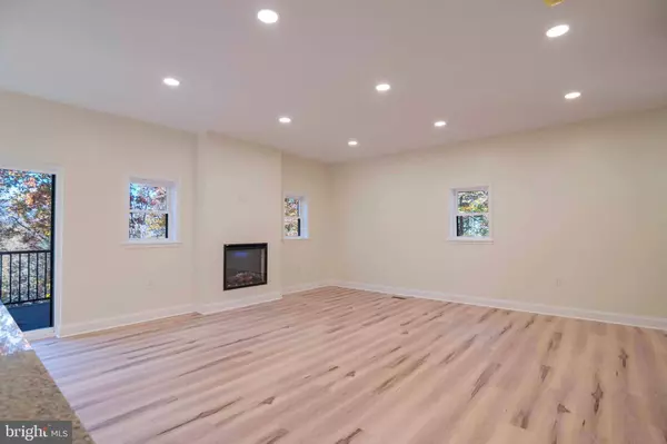 8011 CROOKED RUN, Basye, VA 22810