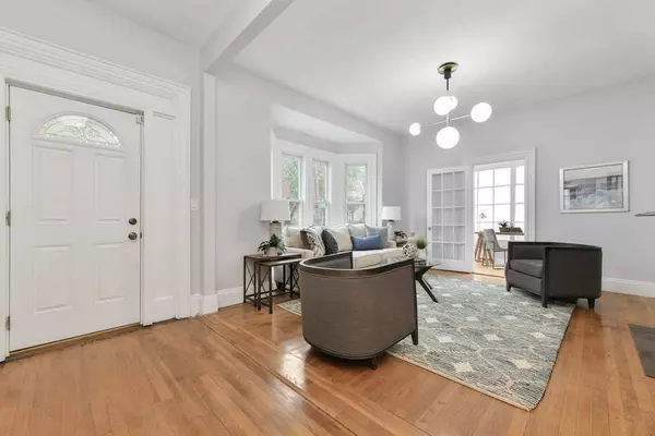 107 Chestnut Ave, Boston, MA 02130