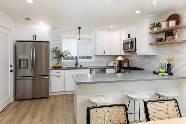 411 88th ST, Daly City, CA 94015