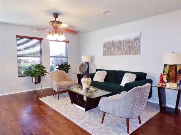 7920 Modesto Drive, Arlington, TX 76001