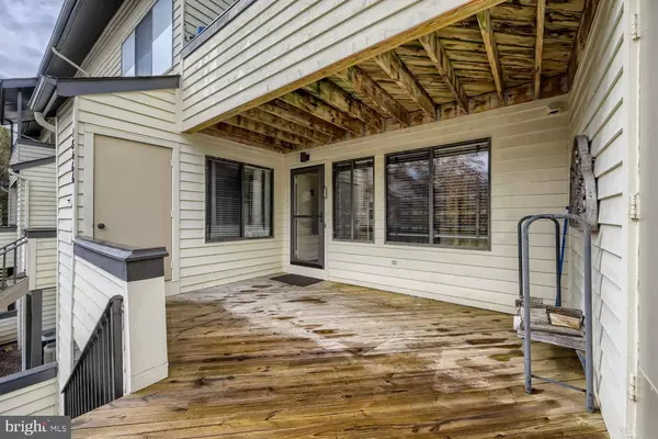 18466 BISHOPSTONE CT #244, Montgomery Village, MD 20886