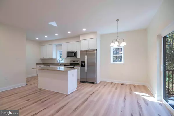 8011 CROOKED RUN, Basye, VA 22810