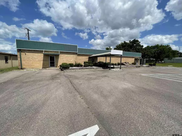 1765 Ballard Drive, Paris, TX 75460