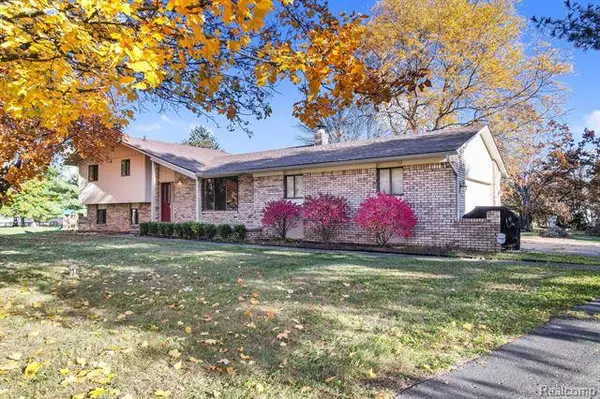 4641 KINGSWOOD Drive, Genoa Twp, MI 48116