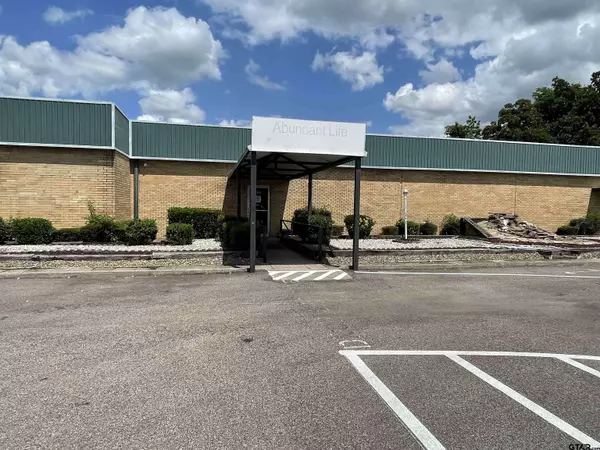 1765 Ballard Drive, Paris, TX 75460