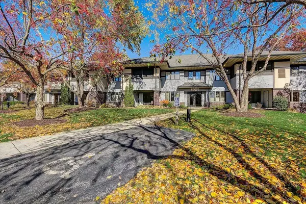 3018 Yarmouth Greenway Dr #104, Fitchburg, WI 53711