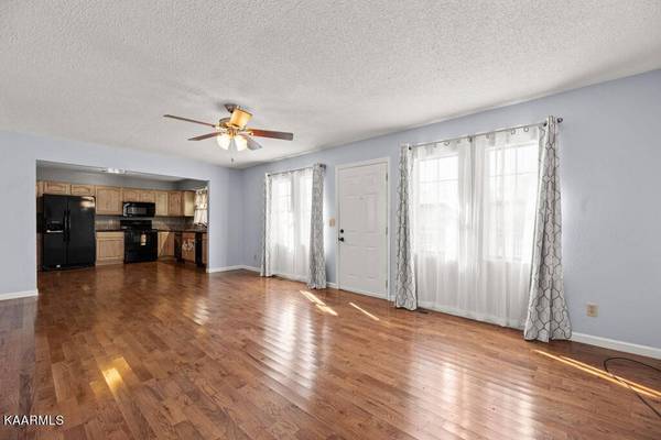 808 NW Willow St, Cleveland, TN 37311