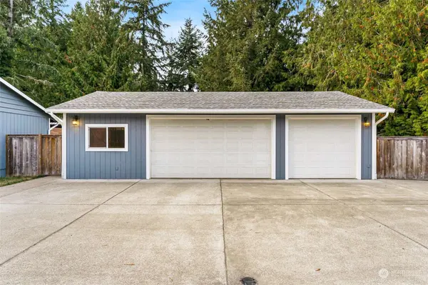 12606 208th AVE E, Bonney Lake, WA 98391