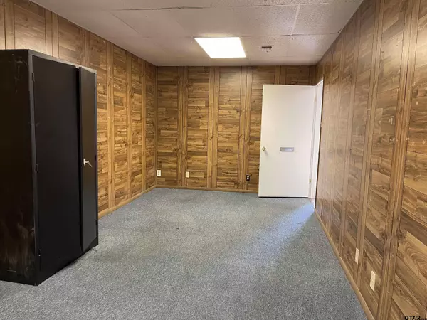 1765 Ballard Drive, Paris, TX 75460