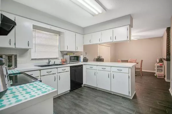 1125 TAYLOR RD W, Deland, FL 32720