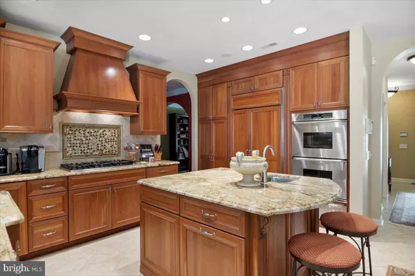 36 FARMHOUSE LN, Voorhees, NJ 08043