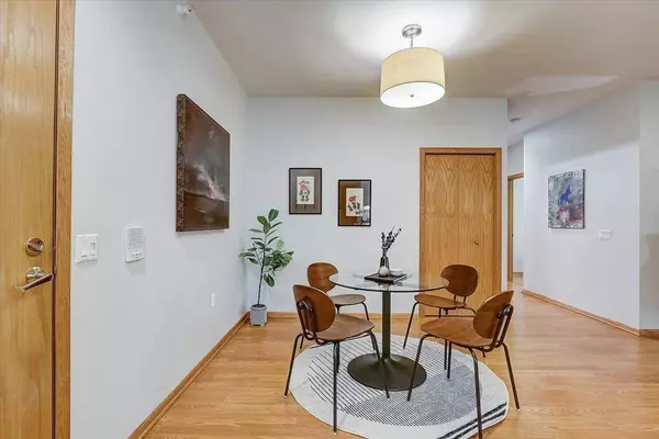 3018 Yarmouth Greenway Dr #104, Fitchburg, WI 53711