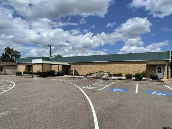 1765 Ballard Drive, Paris, TX 75460