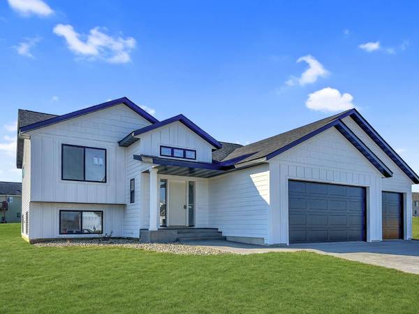 227 Stonelake DR SE, Rochester, MN 55904