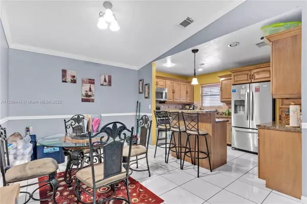 3221 NW 191st St, Miami Gardens, FL 33056