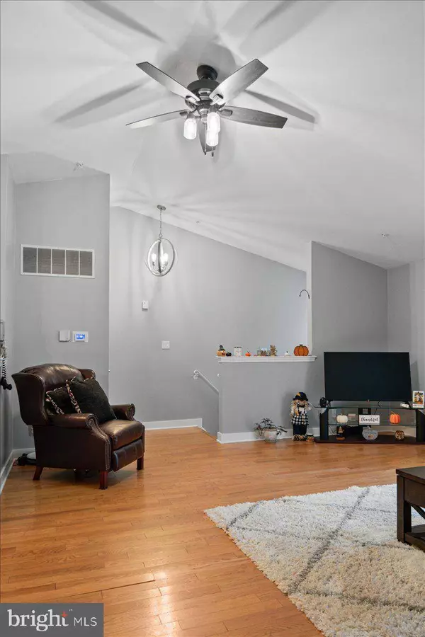 68 CRESTMONT DR, Mantua, NJ 08051