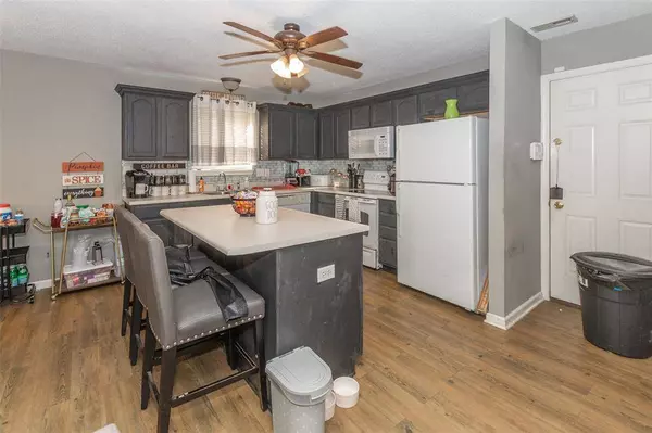 4129 Orchard Valley LN, Indianapolis, IN 46235