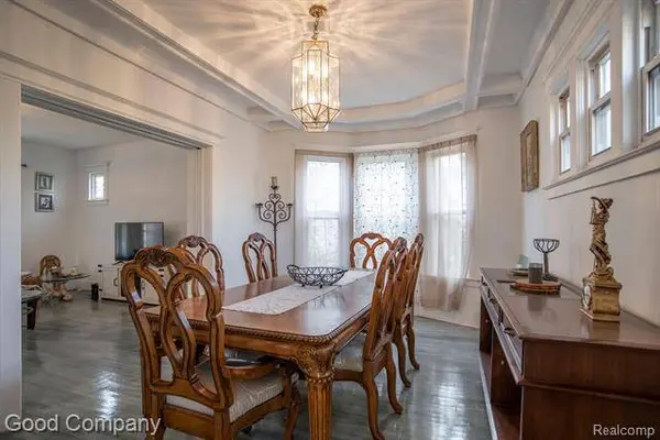 38 WAVERLY Street, Highland Park, MI 48203